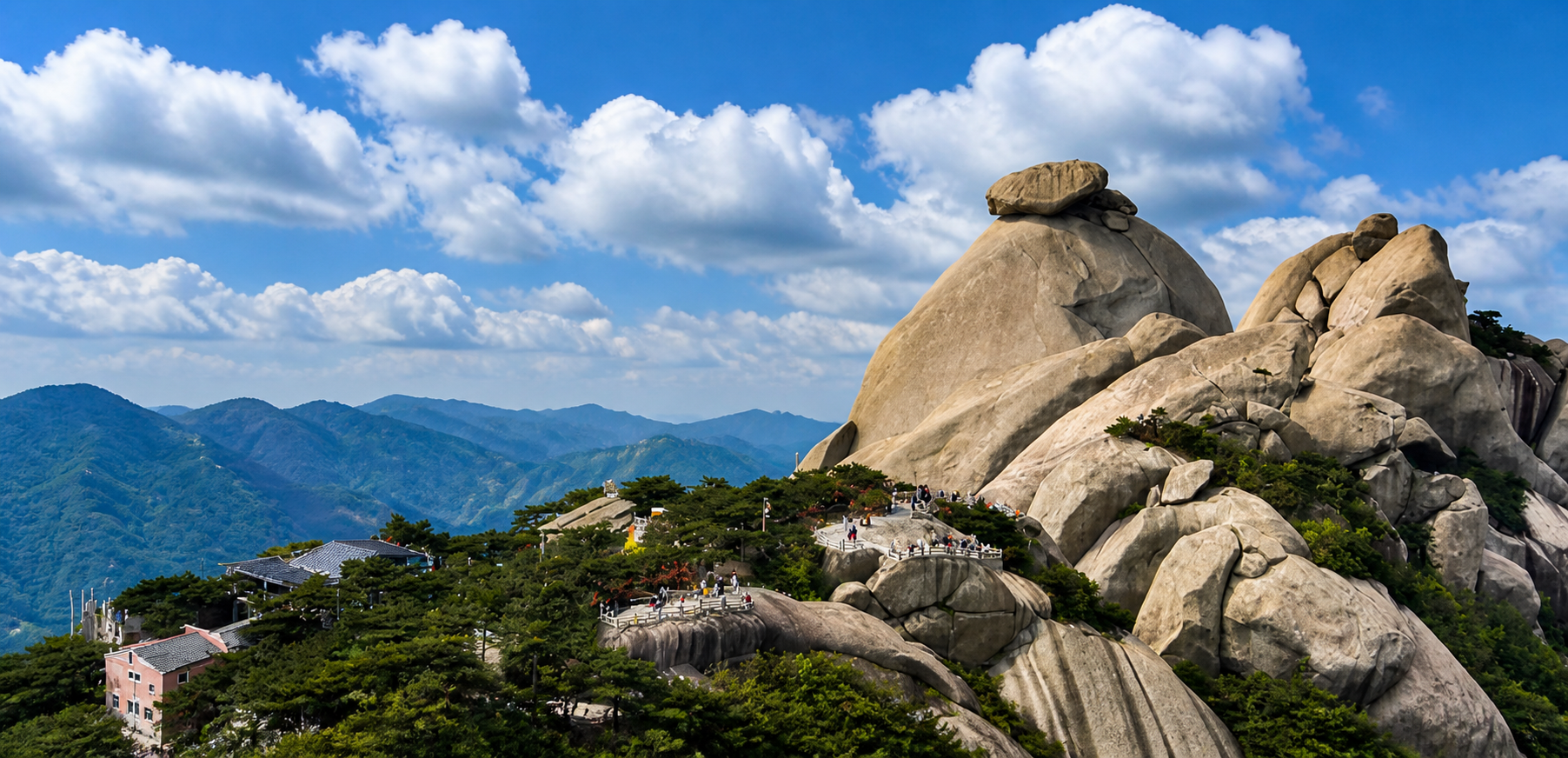 Flying-from-afar Peaks Cluster: Flying-from-afar, Santai, Xianzhu Peaks | Golden Rooster Crowing Over Anhui on the leftmost peak