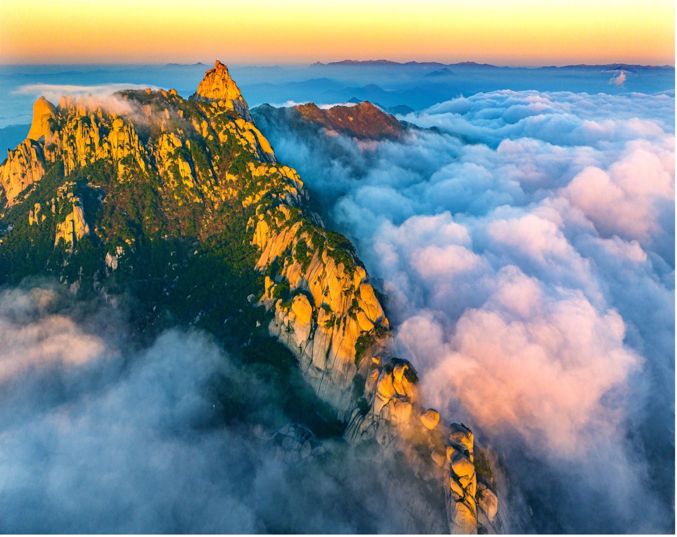 Lost in a Cloud-Top Fairyland — Li Bai Truly Did Not Exaggerate | Come to Tianzhushan and See the Grand Sea of Clouds!