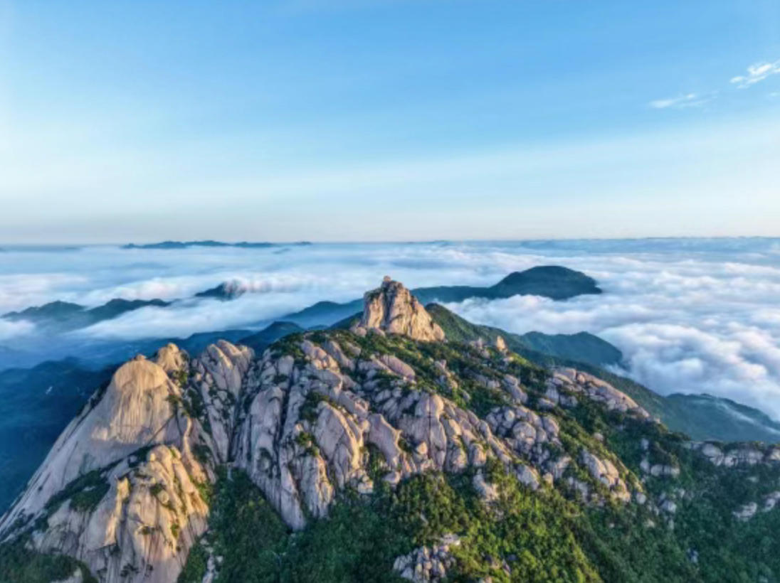 Clouds Drift Across the Fairy Mountain, as Heaven Bestows a Grand View | Seas of Clouds Have Appeared Frequently in Recent Days—Come to Tianzhushan for a Rendezvous Above the Clouds