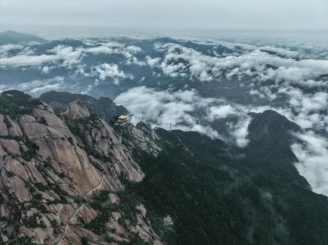 Stop Waiting for Sunny Days — Tianzhushan’s Finest Views Are Hidden After the Rain