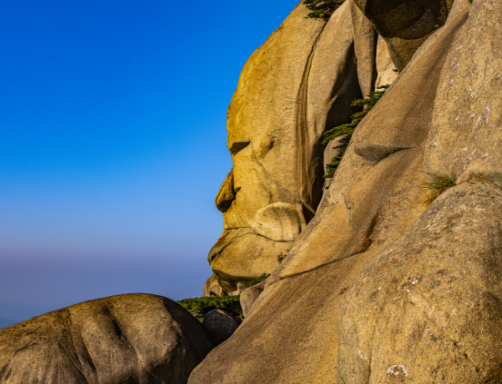 Ode to the Extraordinary Rocks of Tianzhushan