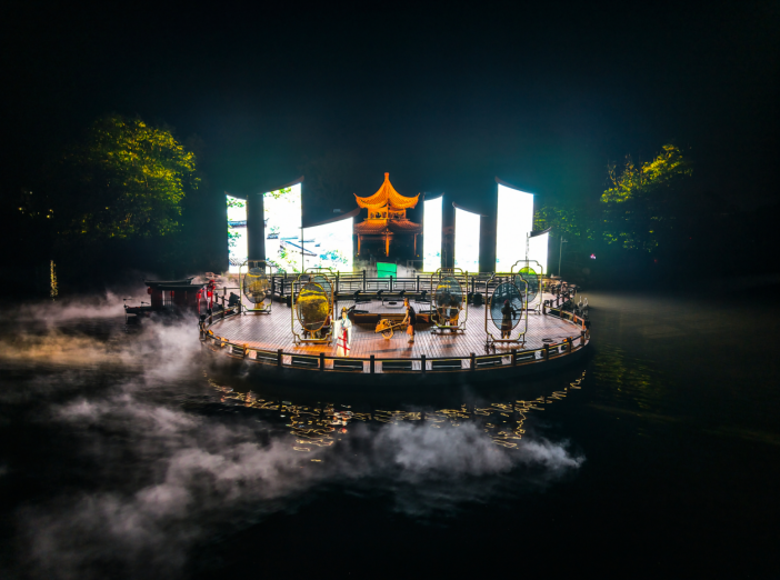 A Must-Go Night Tour! The Iconic Scene from Su Shi’s Verse Comes to Xuehu!
