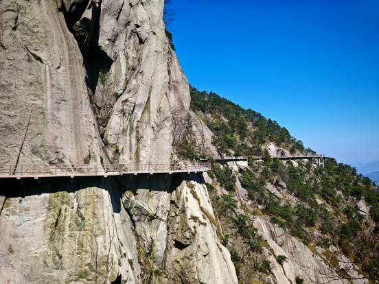Tianzhu Mountain’s East Gate Route | Unlock a Cliffside Fairyland with the Ultimate East-to-West Itinerary